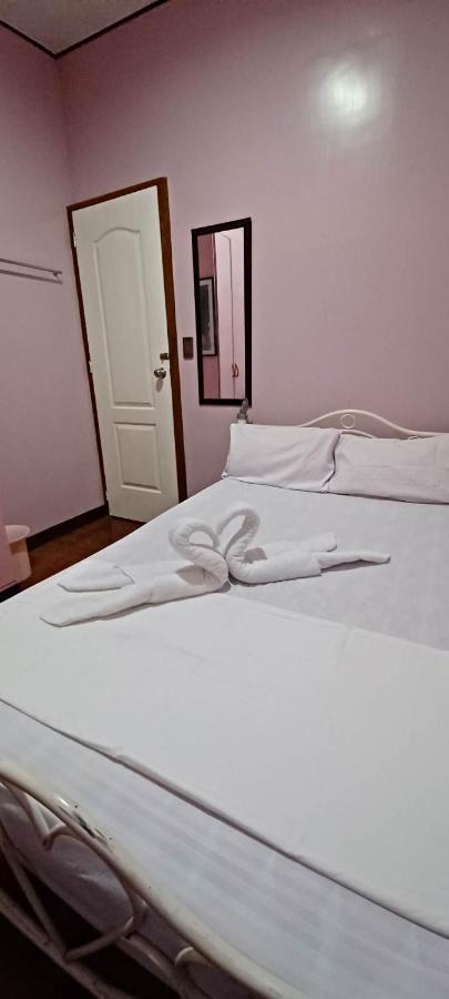 Donsol Aguluz Homestay Exteriör bild