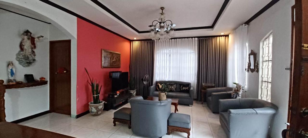 Donsol Aguluz Homestay Exteriör bild
