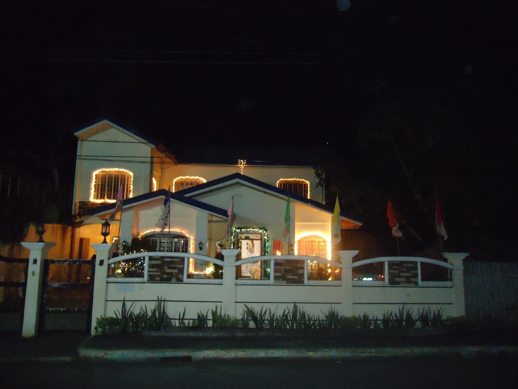 Donsol Aguluz Homestay Exteriör bild