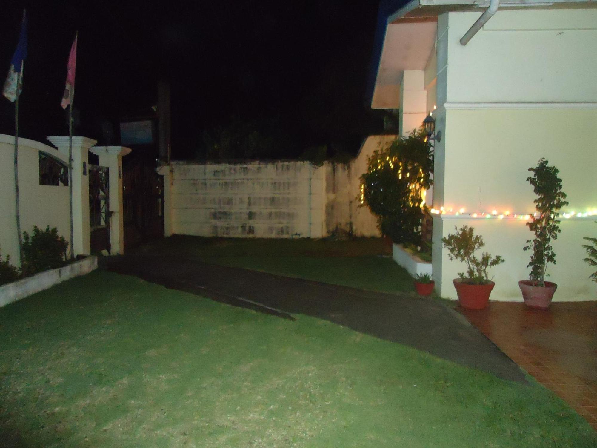 Donsol Aguluz Homestay Exteriör bild