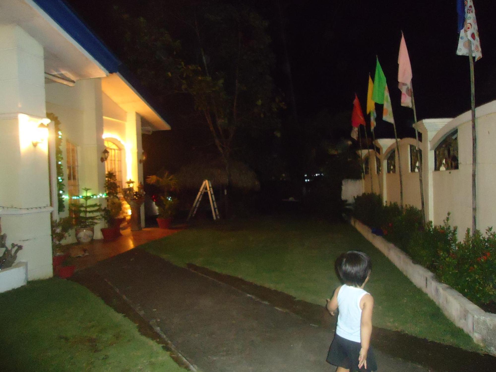 Donsol Aguluz Homestay Exteriör bild