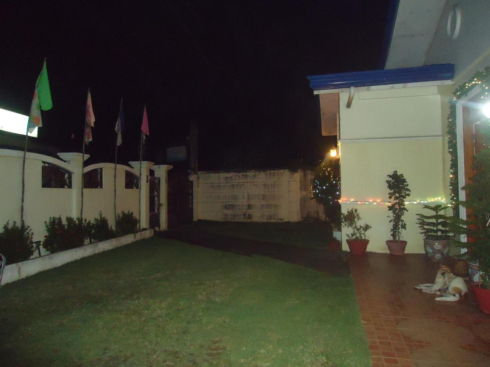 Donsol Aguluz Homestay Exteriör bild