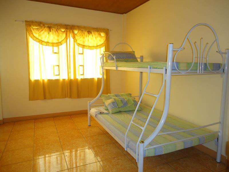 Donsol Aguluz Homestay Exteriör bild