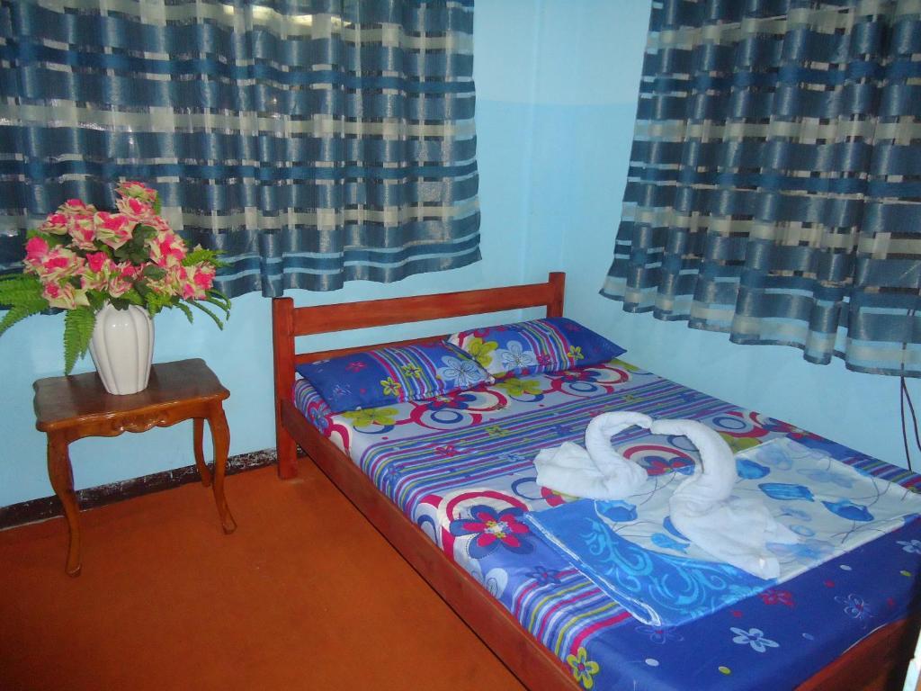 Donsol Aguluz Homestay Exteriör bild