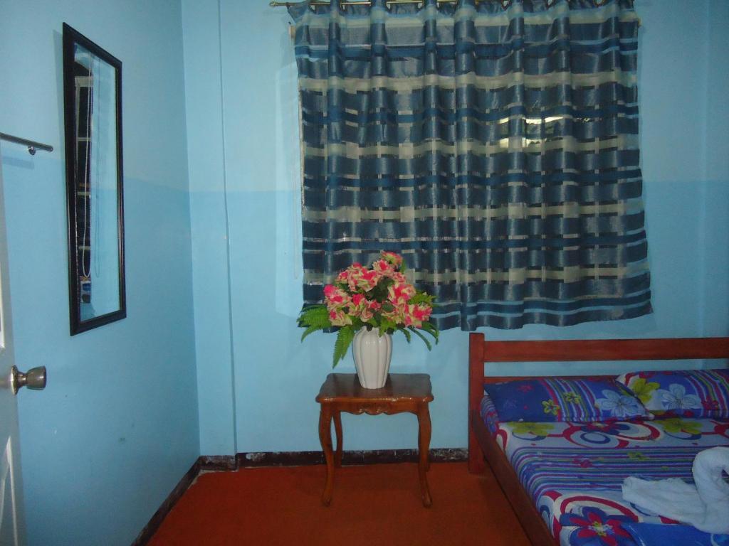Donsol Aguluz Homestay Exteriör bild